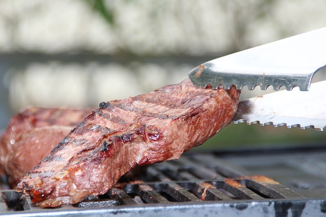 肉の美味しい焼き方は?-焼き加減の見極め方やおすすめのフライパンを紹介