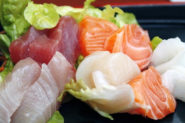 刺身の解凍方法は? 冷凍魚を美味しく食べるための注意点を知ろう